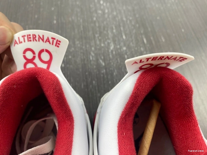 HYPE Jordan Alternate 89 Retro Air 4 308497-106 0814